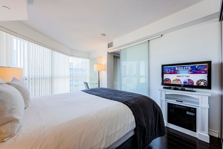 Bedroom 3, Canada Suites on Bay, Toronto
