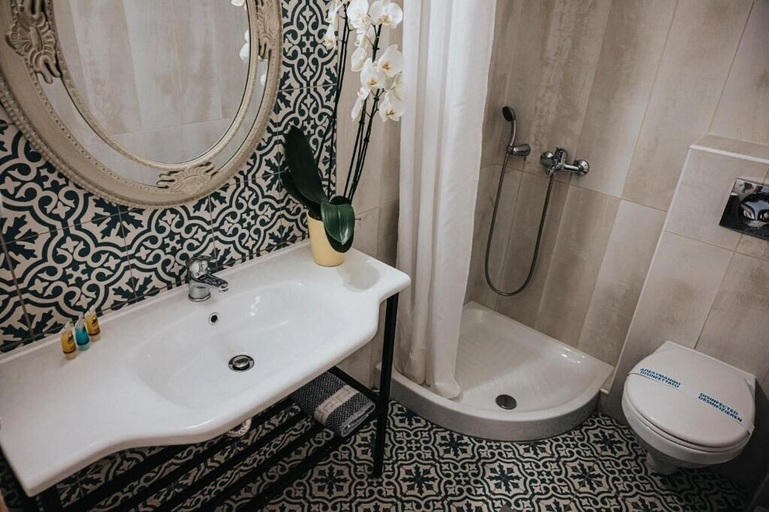 Bathroom 5, Parthenon Art Executive Wing, Central Macedonia
