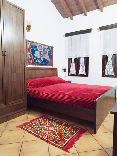 Bedroom 2, Guva Mangalem, Beratit