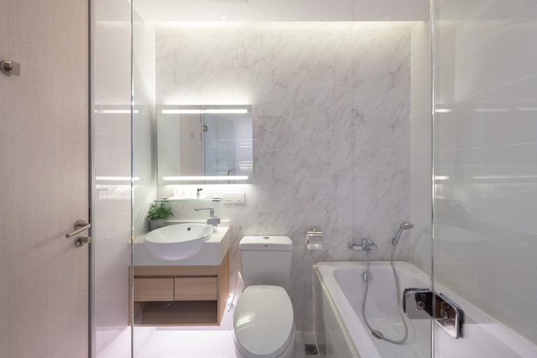 Bathroom 16
