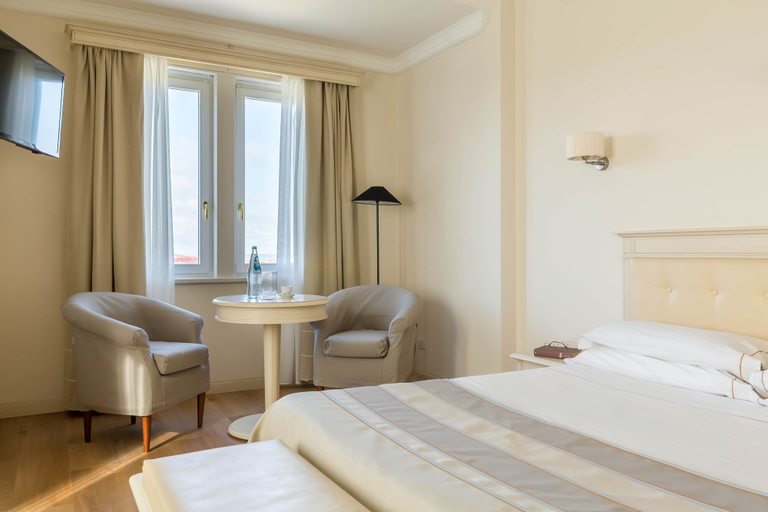 Bedroom 2, Hotel Catalunya, Sassari