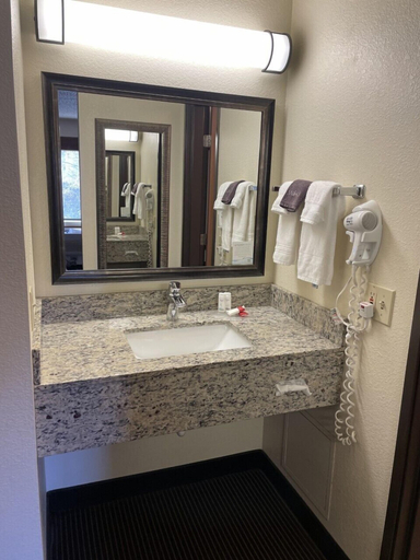 Bathroom 4, AmericInn by Wyndham Minocqua, Oneida