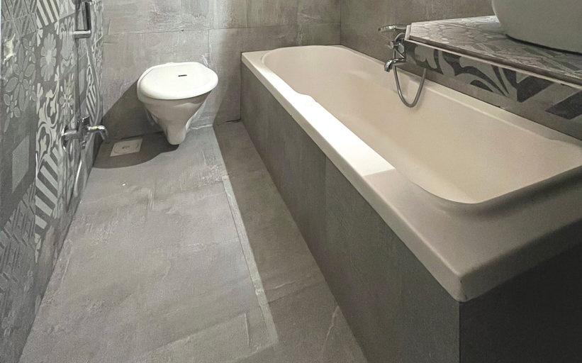 Bathroom 3, PrivyStays St. Ricky's Apartment Hotel, Raigarh