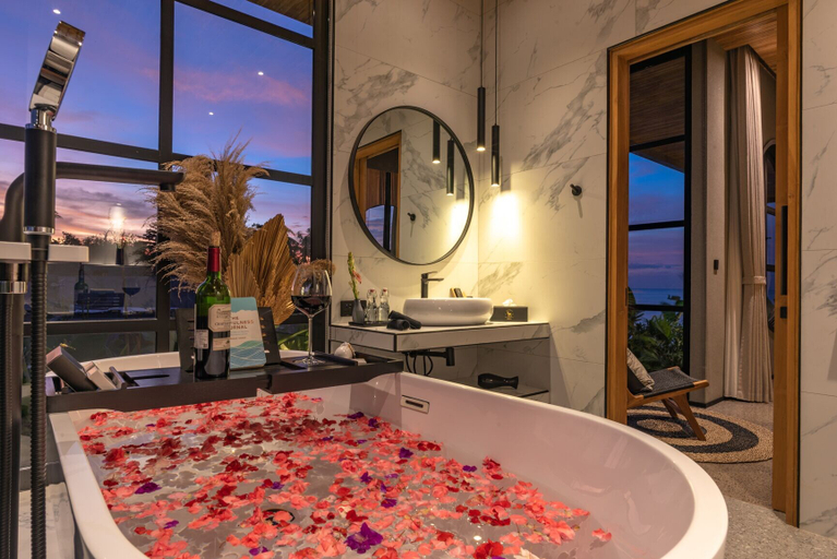 Bathroom 2, Sea View Beach Estate, Buleleng
