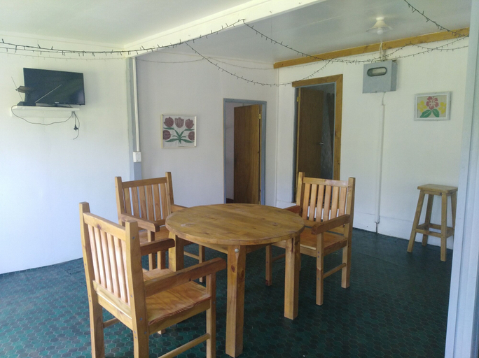 Others 5, ROEN Accom, Aitutaki
