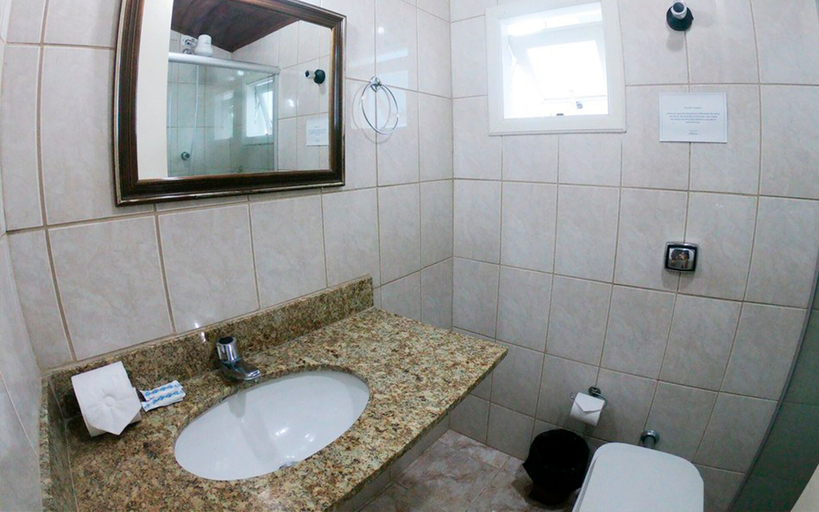 Bathroom 4, Pousada Larissa, Parati