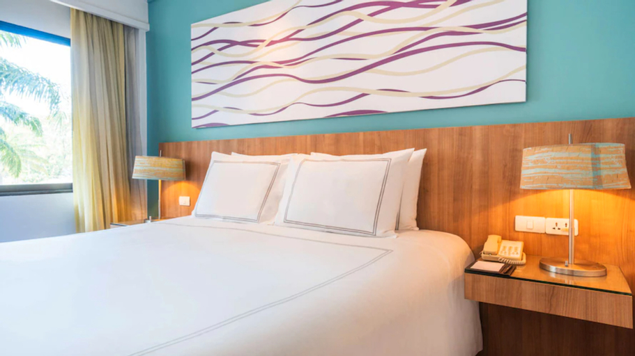 Bedroom 3, Radisson Resort & Suites Phuket, Phuket Island