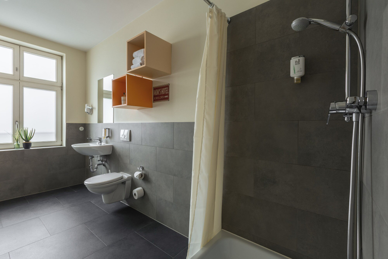 Bathroom 5, acora City Apart Living the City - Digital Access, Hamburg