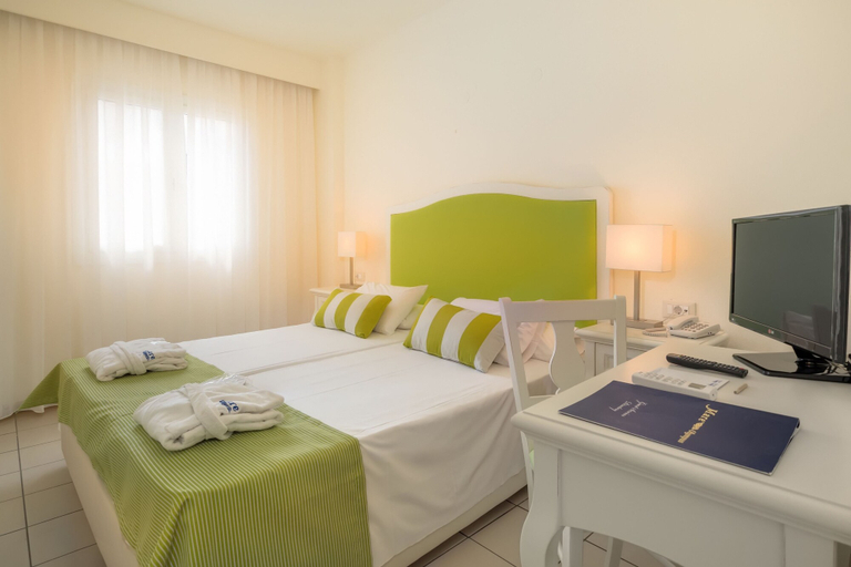 Bedroom 3, Mare Hotel Apartments, Crete
