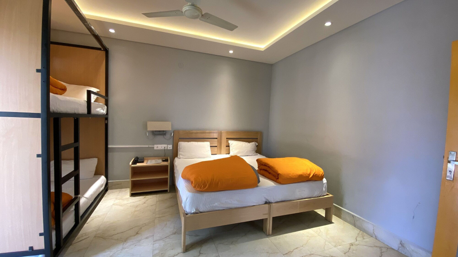 Bedroom 3, Madpackers Bir , Kangra