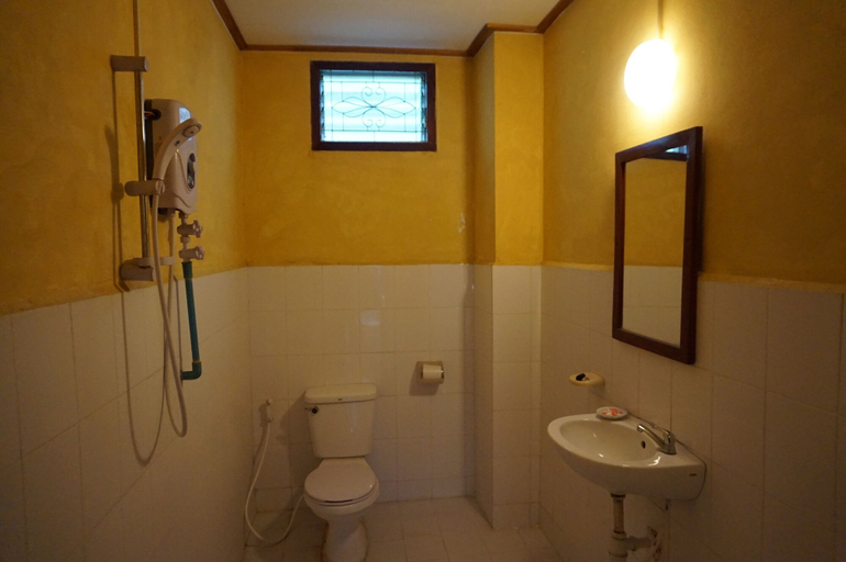 Bathroom 3, Mani Home Guesthouse, Chomphet