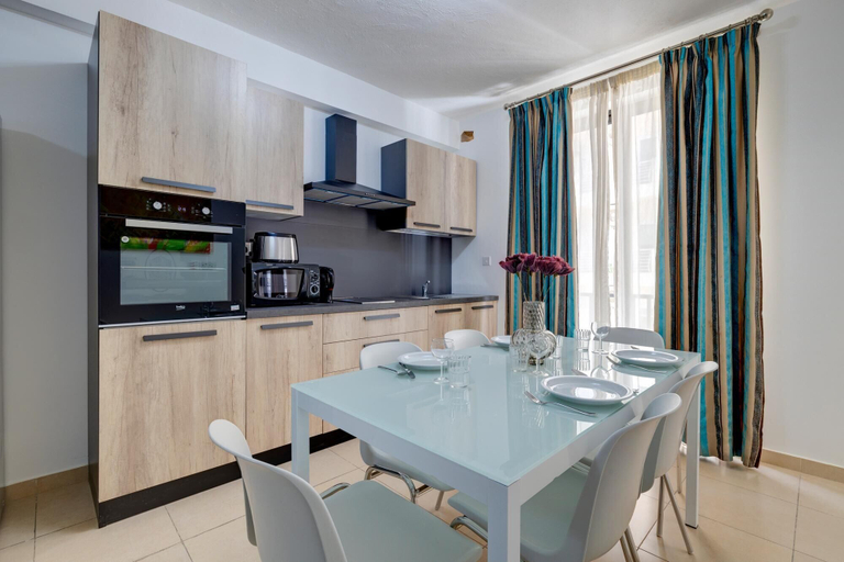 Room 5, 2 Bedroom Apartment Sliema Tigne Suites