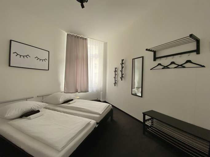 Bedroom 4, Hotel AVAlex, Berlin