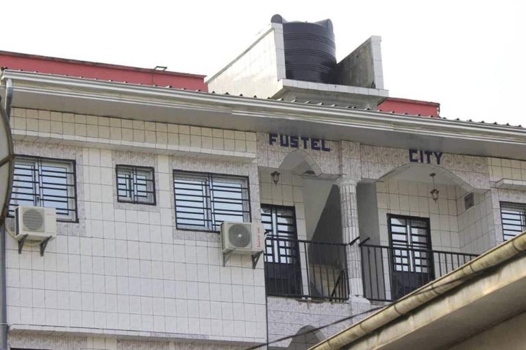 Exterior, 1bed Studio Sleeps 2 - Wifi, Parking, Wouri