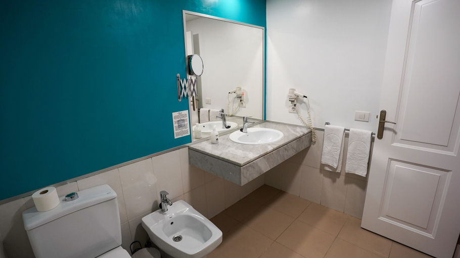 Bathroom 5, Coral La Quinta Park Suites, Santa Cruz de Tenerife