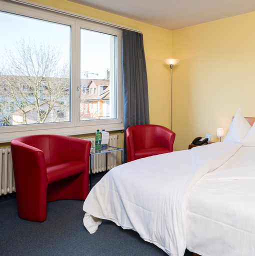 Bedroom 3, Hotel Baeren, Aarau