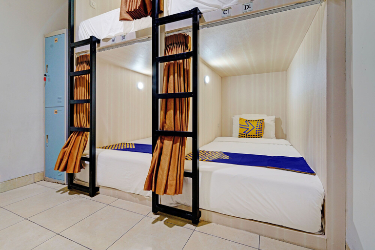 Bedroom 3, SPOT ON 92975 Aria Hostel Capsul Cihampelas, Bandung