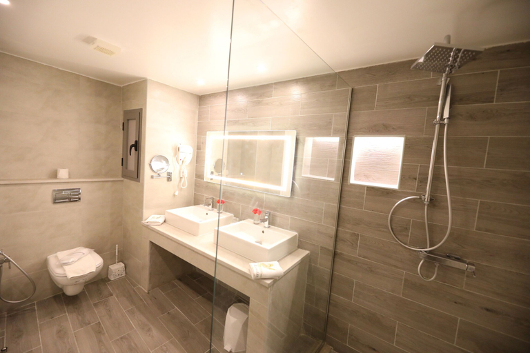 Bathroom 4, Suites hotel les charmilles & spa, La Marsa