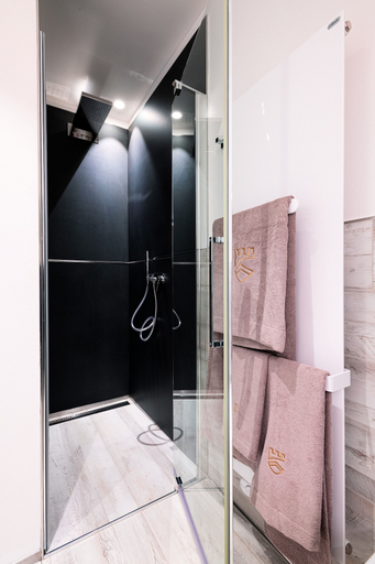 Bathroom 4, Progress Country & Wine House, Treviso