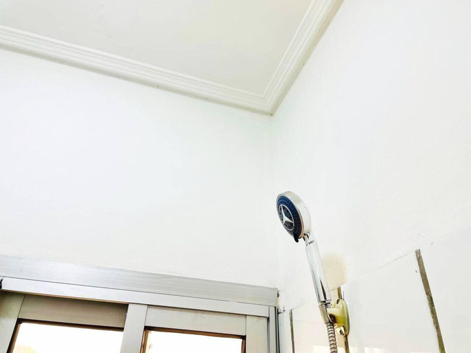 Interior 4, 1bed Studio Sleeps 2 - Wifi, Parking, Wouri