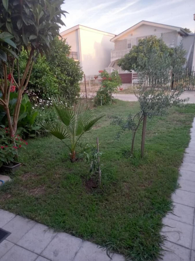 Others 4, Independent House close to Grate Beach