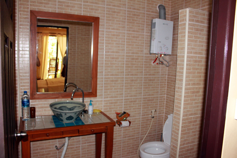 Bathroom 4, Buffalo Bay Vacation Club, Muang Ranong