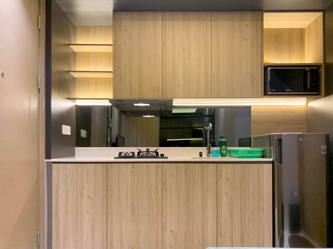 Private kitchen 4, Nice 1Br At Gold Coast Apartment, Jakarta Utara