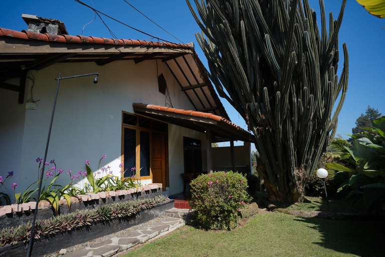 Exterior 15