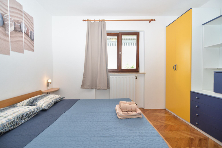 Bedroom 2, Apartment 108, Fažana