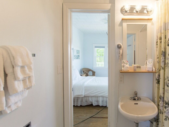 Bathroom 3, Sun N Sand Resort, Allegan