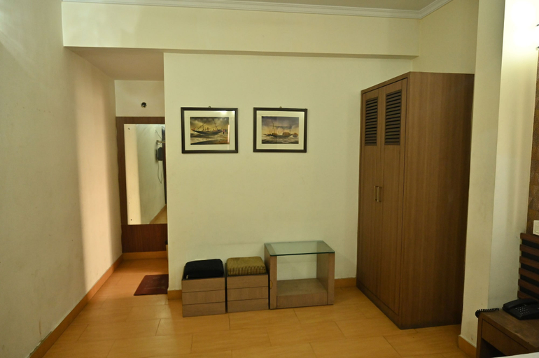 Others 5, Tiger Inn, South 24 Parganas