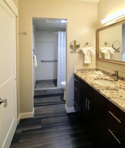 Bathroom 3, Royal Kuhio, Honolulu