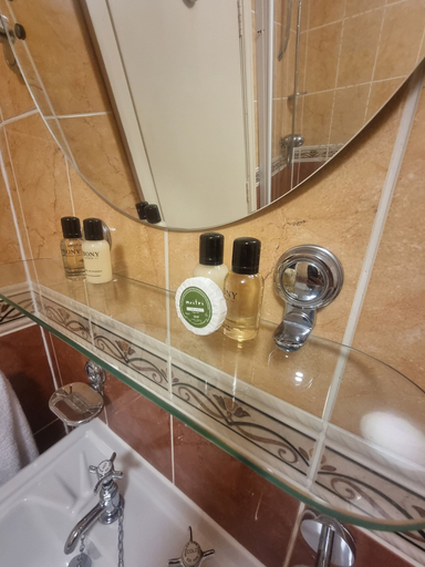 Bathroom 4, The Royal Oak Hotel, Kent