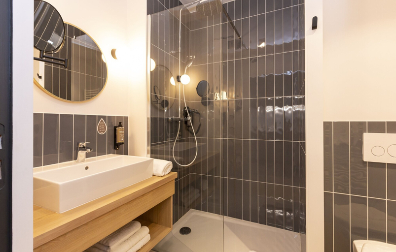 Bathroom 4, Appart Hotel Odalys City Le Havre Les Docks, Seine-Maritime