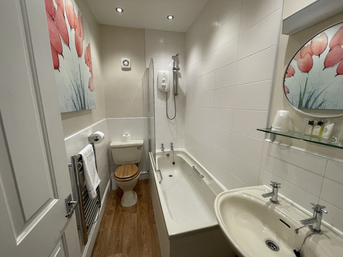 Bathroom 3, Fayvan Apartments, North Yorkshire