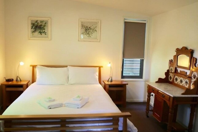 Bright Woodlands Retreat, Alpine - East