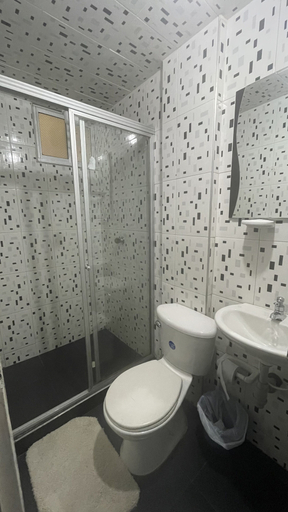 Bathroom 5, HOSTEL PARA VIAJEROS, Santafé de Bogotá