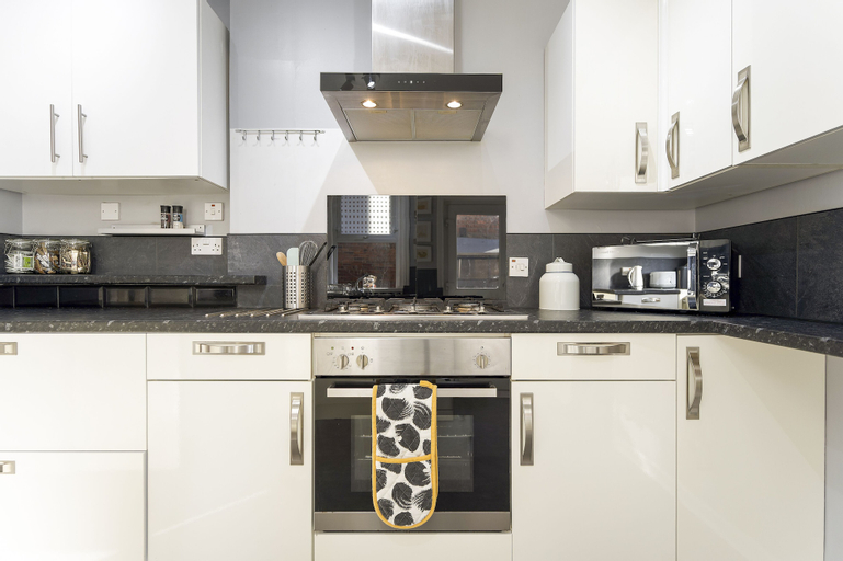 Others 5, Family Friendly 3BR House w garden BBQ, Bournemouth