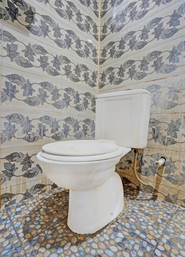 Bathroom, OYO LIFE 92077 Tarlo Guest House 3, Surabaya