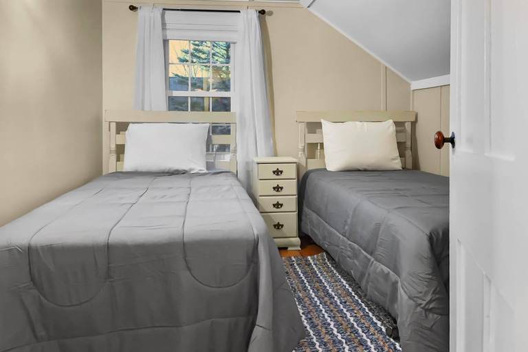 Bedroom 3, Rivers Edge, Carroll