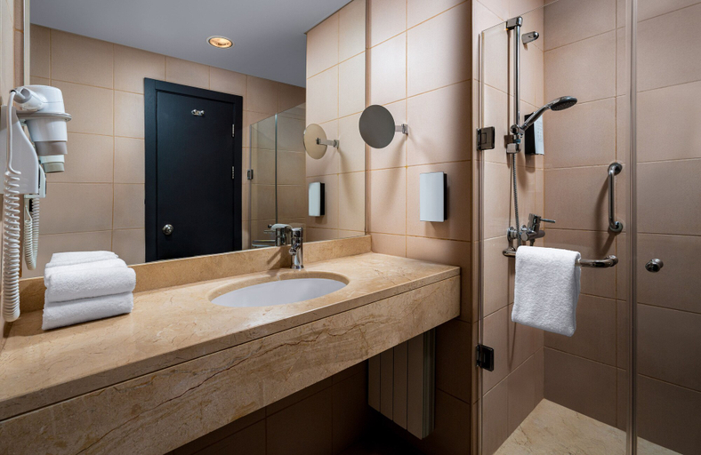 Bathroom 4, Leonardo Hotel Bucharest City Center, Municipiul Bucuresti
