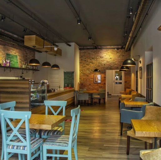 Food & Drinks 5, Central Hostel, Şəki City