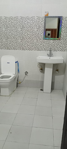 Bathroom 4, Goroomgo Komfy Stayz Dehradun, Dehradun