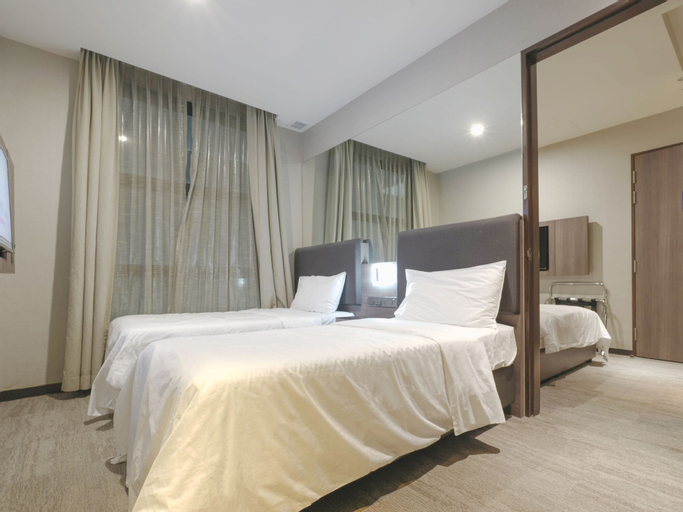 Bedroom 6