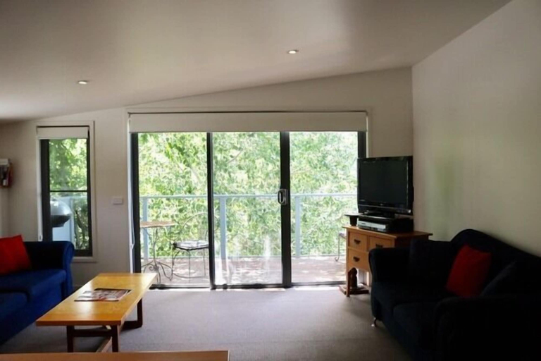Others 5, Bright Woodlands Retreat, Alpine - East