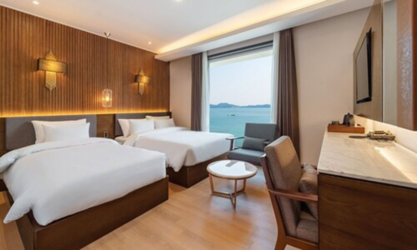 Bedroom 4, Stubborn Hotel, Geoje