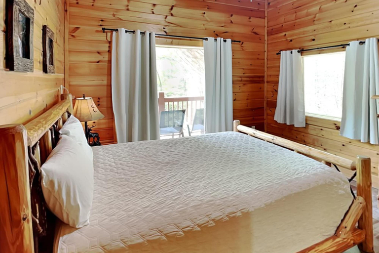Bedroom 3, Huckleberry Hideaway, Sevier