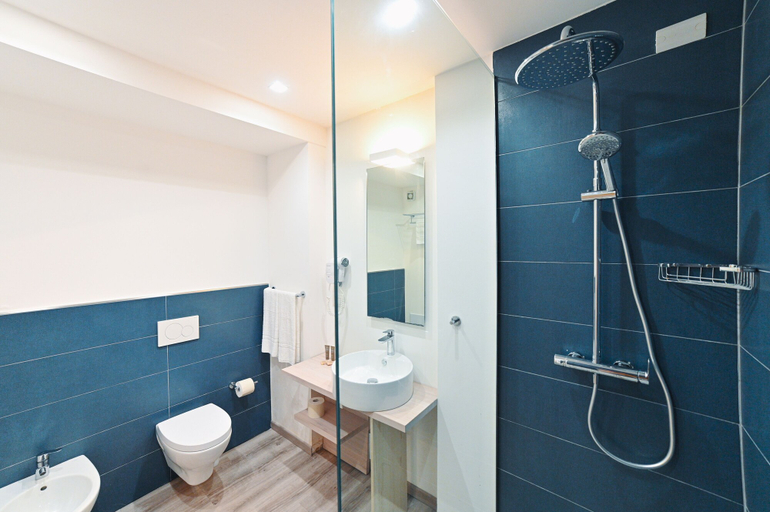 Bathroom 4, Hotel Baia Delle Sirene, Messina