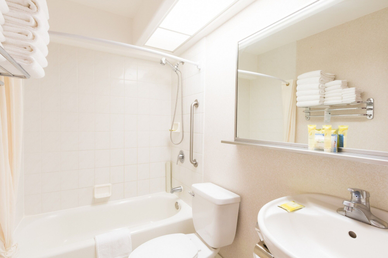 Bathroom 4, Ilima Hotel, Honolulu