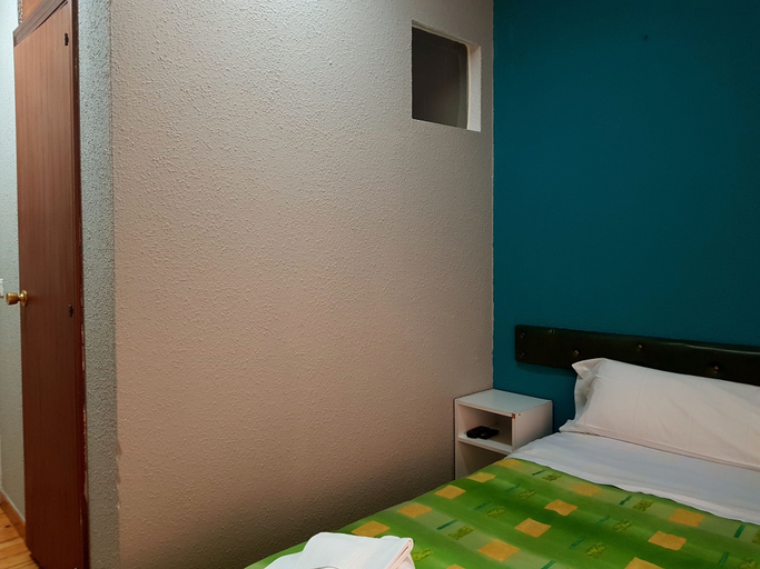 Bedroom 2, Hostal Padre Isla 1, León